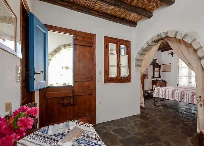 Naxos Filoxenia Апарт-отель 3*