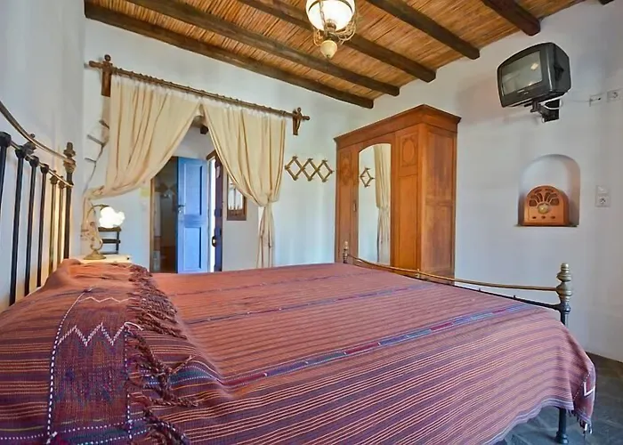 Naxos Filoxenia Галини