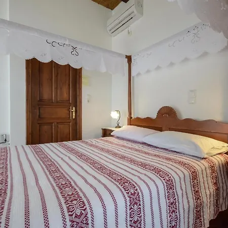 Naxos Filoxenia Апарт-отель Галини